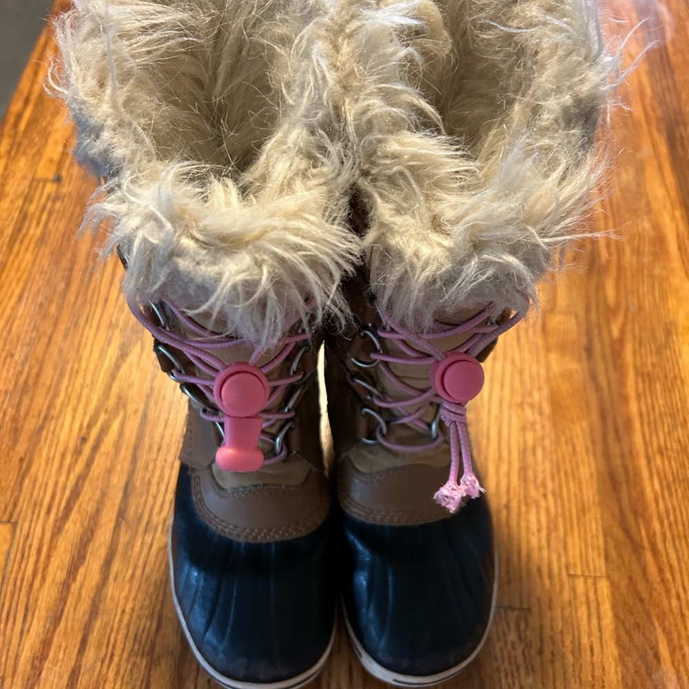 Sorel adorable size 1 girls boots - Picture 2 of 4